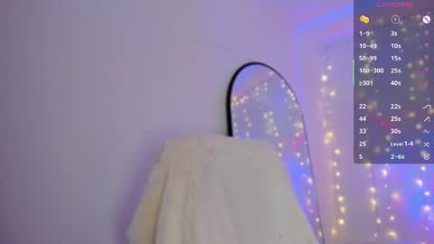 Snapshot of _allisongomez chatting on 04-29-26, 01:10 _allisongomez online show from 04-29-26, 01:10