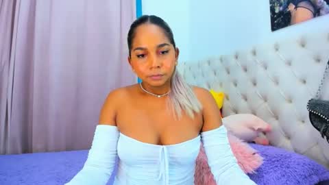 Snapshot of _analia chatting on 01-22-25, 01:31 Analia online show from 01-22-25, 01:31