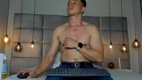 Andrew online show from 01-08-25, 01:32