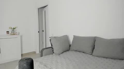 Anna online show from 11-11-25, 02:39