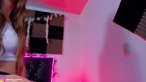 Snapshot of _annie_andrick_ chatting on 06-19-26, 11:14 Annie Andrick online show from 06-19-26, 11:14