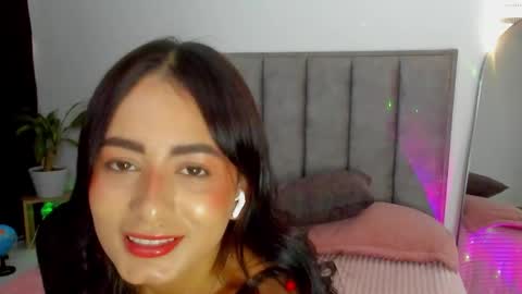 Snapshot of _annie_bee chatting on 02-14-26, 04:26 Annie online show from 02-14-26, 04:26