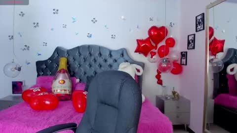 Snapshot of _antonnela_ chatting on 02-15-25, 01:38 antonnela online show from 02-15-25, 01:38