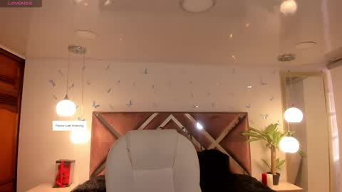 Snapshot of _antonnela_ chatting on 09-20-25, 01:34 antonnela online show from 09-20-25, 01:34