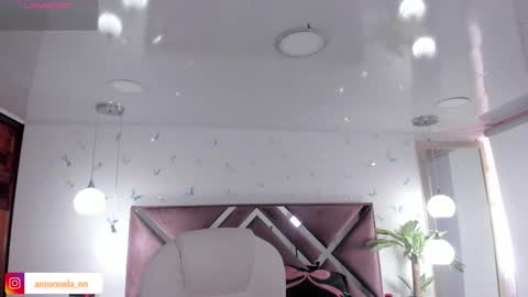 antonnela online show from 12-17-25, 03:40