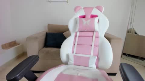    online show from 02-11-26, 01:27