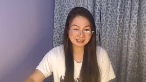 Snapshot of _arah chatting on 11-24-25, 11:10 arah online show from 11-24-25, 11:10