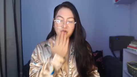 Snapshot of _arah chatting on 05-03-26, 10:32 arah online show from 05-03-26, 10:32