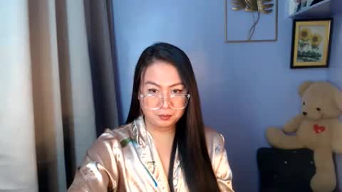 Snapshot of _arah chatting on 05-15-26, 10:50 arah online show from 05-15-26, 10:50