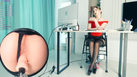 Snapshot of _artporno_ chatting on 11-19-25, 06:35 _artporno_ online show from 11-19-25, 06:35