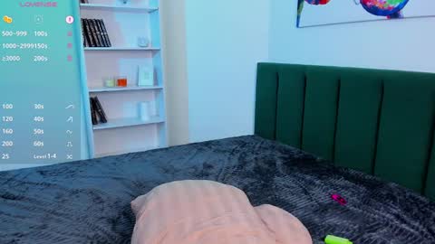 Sofia  online show from 01-18-25, 07:48