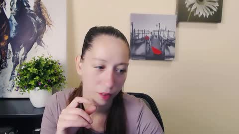 _astraia_ online show from 06-04-26, 09:26