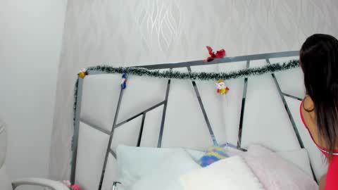 Snapshot of _aurora18 chatting on 11-21-25, 03:16 Aura online show from 11-21-25, 03:16