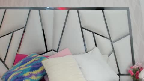 Aura online show from 01-14-26, 03:12