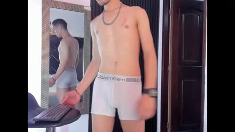 Snapshot of _axel_09 chatting on 05-27-26, 04:20 _axel_09 online show from 05-27-26, 04:20