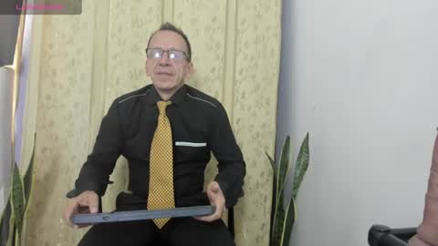 Snapshot of _axelking1_ chatting on 07-10-26, 11:46 Axel online show from 07-10-26, 11:46