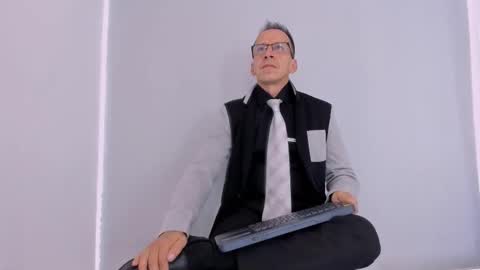 _axelking_ online show from 10-30-25, 11:44