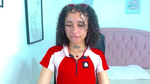 Snapshot of _ayelen chatting on 10-25-25, 12:56 Ayelen  online show from 10-25-25, 12:56