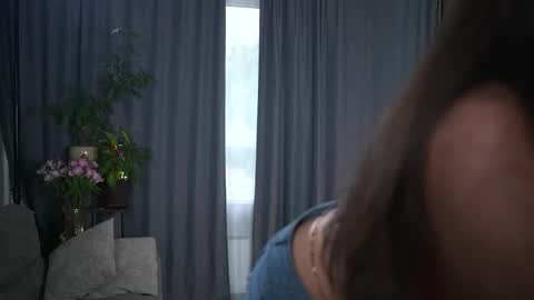 Arianna online show from 09-26-25, 01:48