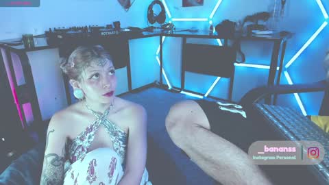 Snapshot of _baterchatur chatting on 12-27-24, 07:29 Lunita online show from 12-27-24, 07:29