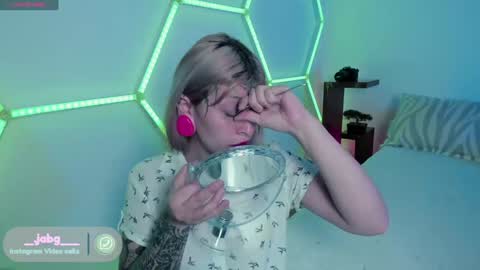 Snapshot of _baterchatur chatting on 01-04-25, 08:37 Lunita online show from 01-04-25, 08:37