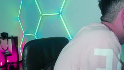 Snapshot of _baterchatur chatting on 01-28-25, 02:43 Lunita online show from 01-28-25, 02:43