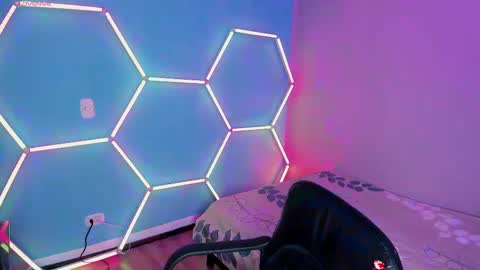 Snapshot of _baterchatur chatting on 02-13-25, 09:41 Lunita online show from 02-13-25, 09:41