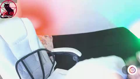 Snapshot of _baterchatur chatting on 11-16-25, 03:12 Lunita online show from 11-16-25, 03:12