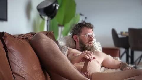 Snapshot of _beard_and_tattoo_ chatting on 03-17-26, 01:36 _beard_and_tattoo_ online show from 03-17-26, 01:36