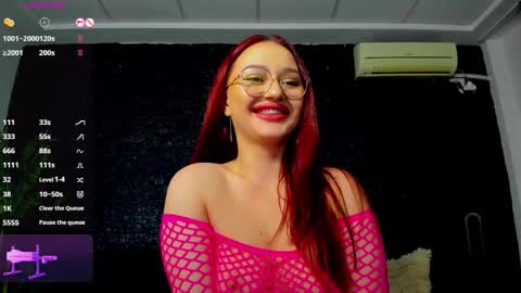 Snapshot of _beatricee_ chatting on 11-28-25, 08:44 Beatrice online show from 11-28-25, 08:44