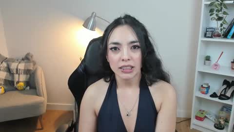 Bella Evans online show from 03-08-25, 12:20