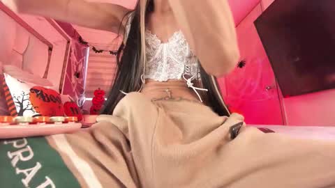 _bellaswwet_ online show from 10-13-25, 12:27