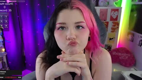 Snapshot of _biscuitty chatting on 01-13-26, 08:25 Alice .. online show from 01-13-26, 08:25