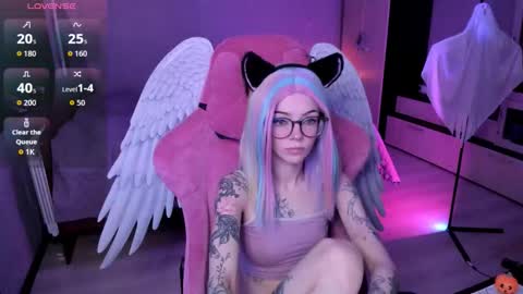Snapshot of _black_fox__ chatting on 10-27-25, 11:09 Olivia Subscribe to my Fansly -   online show from 10-27-25, 11:09