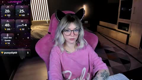 Olivia Subscribe to my Fansly -   online show from 03-10-26, 12:15