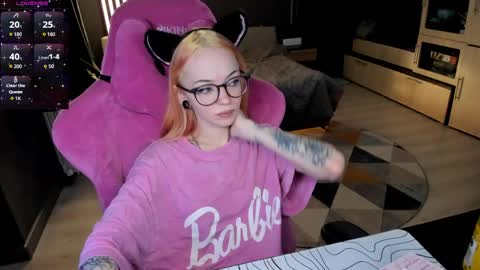 Snapshot of _black_fox__ chatting on 04-19-26, 12:00 Olivia Subscribe to my Fansly - online show from 04-19-26, 12:00