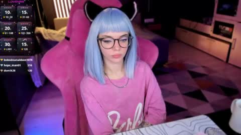 Snapshot of _black_fox__ chatting on 04-21-26, 01:42 Olivia Subscribe to my Fansly - online show from 04-21-26, 01:42