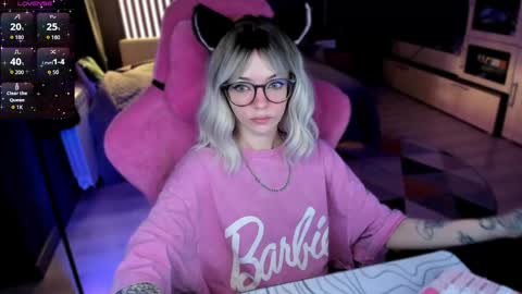 Snapshot of _black_fox__ chatting on 04-24-26, 11:40 Olivia Subscribe to my Fansly - online show from 04-24-26, 11:40