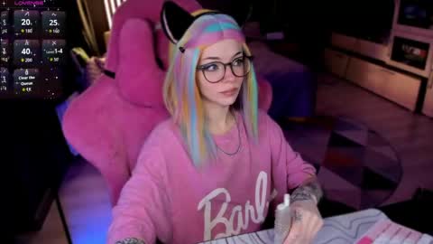 Snapshot of _black_fox__ chatting on 04-26-26, 12:30 Olivia Subscribe to my Fansly - online show from 04-26-26, 12:30