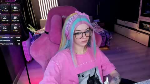 Snapshot of _black_fox__ chatting on 05-15-26, 11:34 Olivia Subscribe to my Fansly - online show from 05-15-26, 11:34