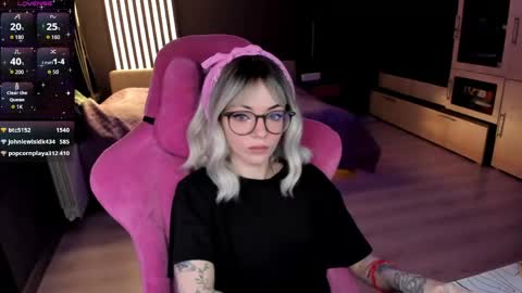 Snapshot of _black_fox__ chatting on 05-27-26, 11:24 Olivia Subscribe to my Fansly - online show from 05-27-26, 11:24