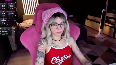 Snapshot of _black_fox__ chatting on 06-13-26, 11:02 Olivia Subscribe to my Fansly - online show from 06-13-26, 11:02