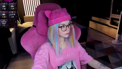 Snapshot of _black_fox__ chatting on 06-22-26, 11:46 Olivia Subscribe to my Fansly - online show from 06-22-26, 11:46
