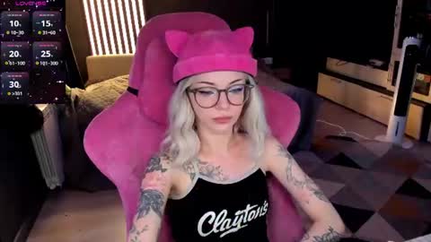 Snapshot of _black_fox__ chatting on 06-29-26, 01:34 Olivia Subscribe to my Fansly - online show from 06-29-26, 01:34