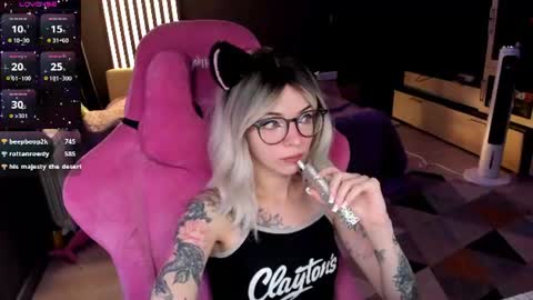 Snapshot of _black_fox__ chatting on 06-30-26, 01:06 Olivia Subscribe to my Fansly - online show from 06-30-26, 01:06