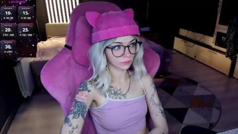 Snapshot of _black_fox__ chatting on 07-11-26, 12:02 Olivia Subscribe to my Fansly - online show from 07-11-26, 12:02