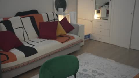 Snapshot of _blackbee_ chatting on 02-26-25, 10:15 Lili online show from 02-26-25, 10:15