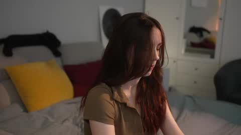 Snapshot of _blackbee_ chatting on 09-26-25, 11:36 Lili online show from 09-26-25, 11:36