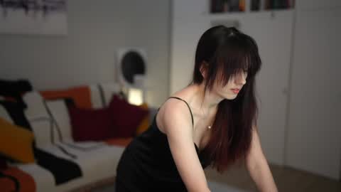 Snapshot of _blackbee_ chatting on 11-02-25, 11:23 Lili online show from 11-02-25, 11:23