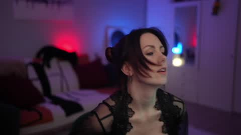 Snapshot of _blackbee_ chatting on 02-09-26, 05:44 Lili online show from 02-09-26, 05:44